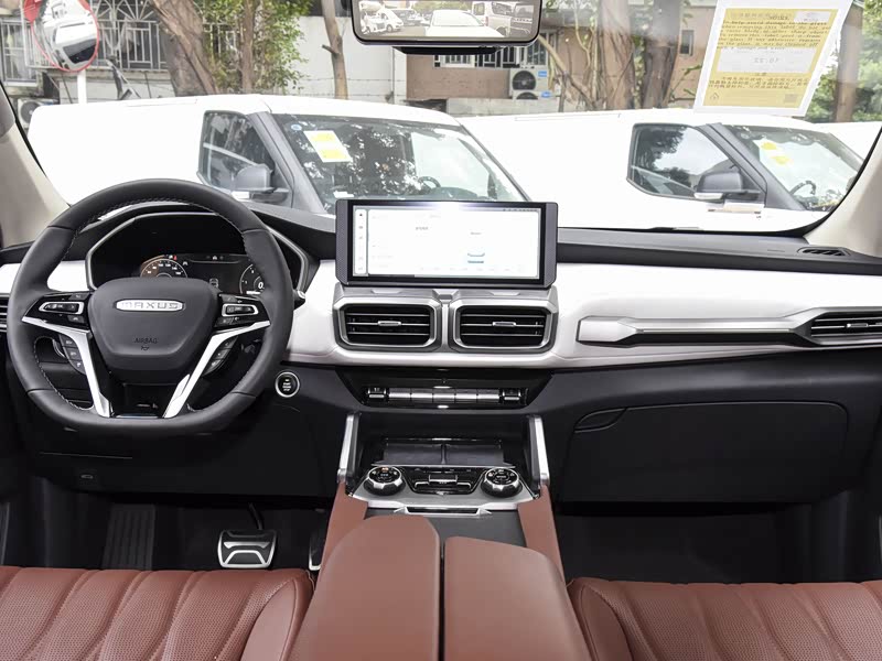 上汽大通领地的全地形智能四驱系统怎么切换模式?操作难吗?