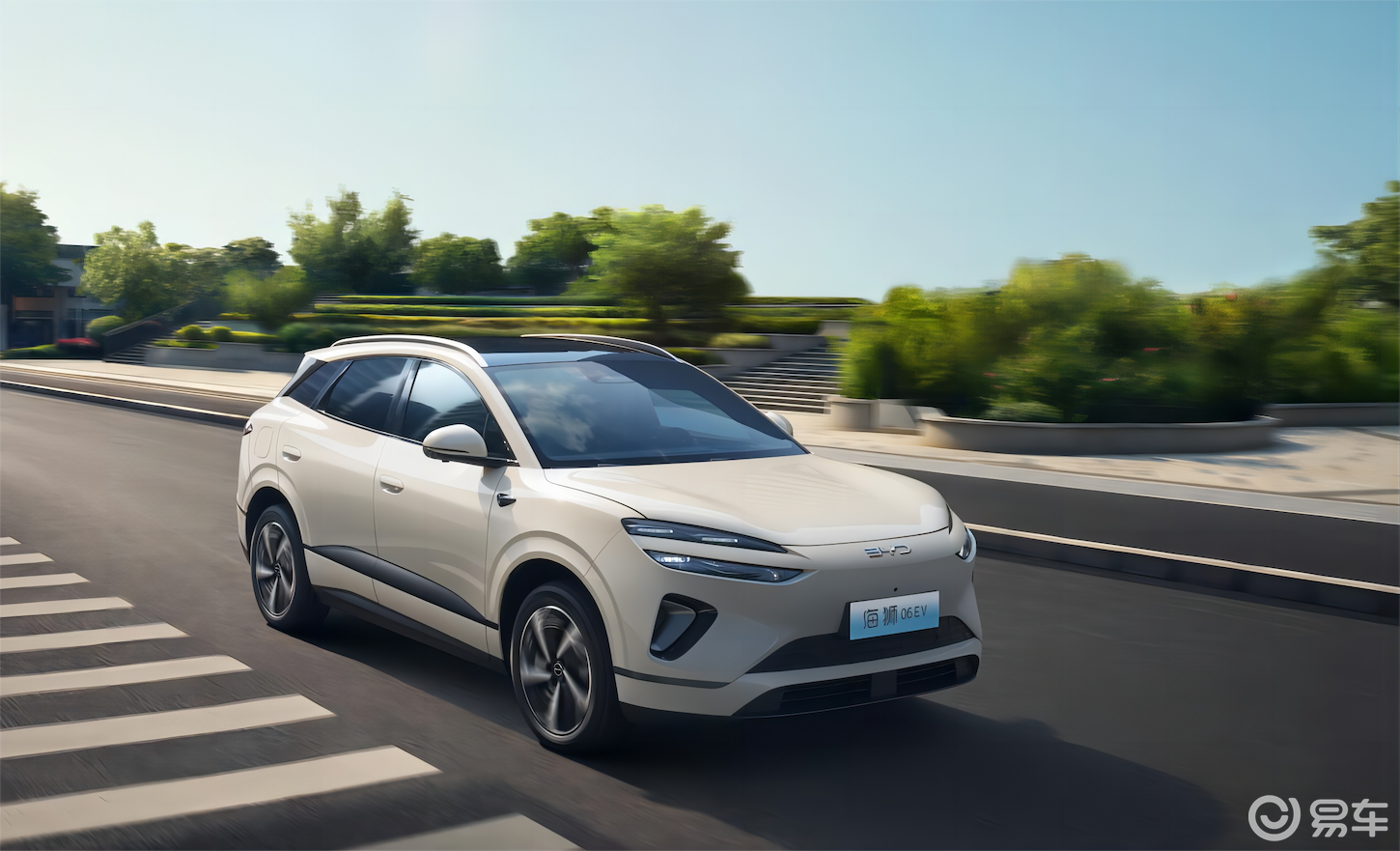 深度解析15万级新能源SUV空间与舒适性