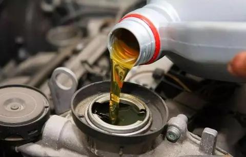 机油更换周期是多久？三款热门机油推荐，你的车适合哪一款？