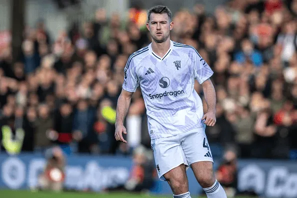 [2026年01月14日]伤病专家警告：曼联德里赫特背部伤情复杂，可能发展为慢性病