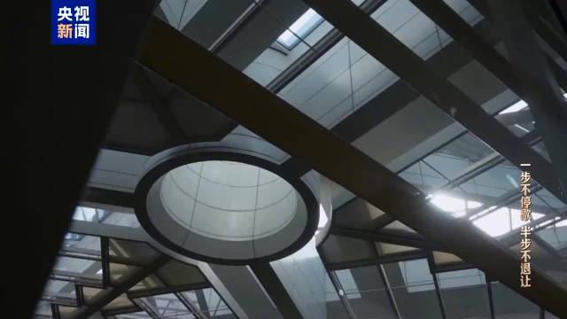 贪官烧现金企图脱罪