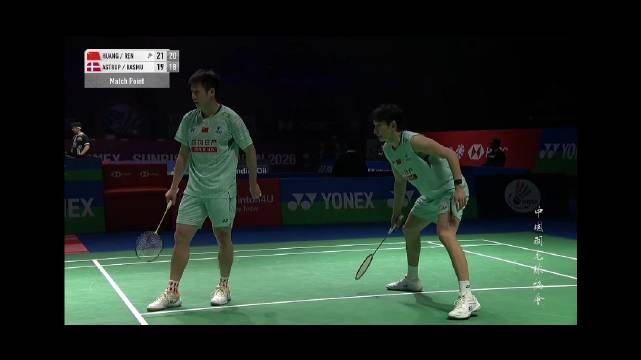 狄仁杰’组合直落两局击败对手晋级男双16强！