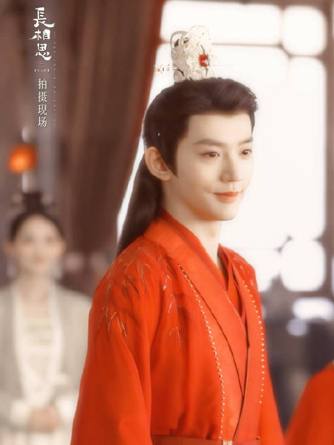 邓为出任地中海咖啡品牌代言人，新剧角色引期待