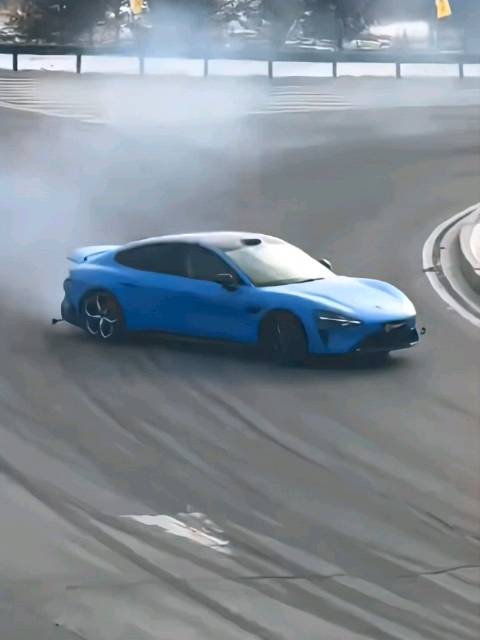 新一代卡布里蓝SU7实车曝光，配备21寸立体感轮毂