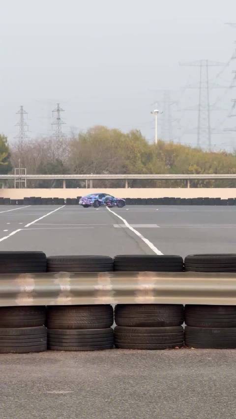 运动与优雅如何兼得？尚界Z7实车首曝