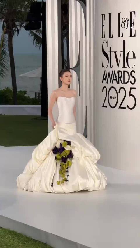 难怪被称“小章子怡”！童瑶与章子怡眉眼神似，天生的温和气质