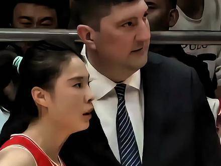 落后18分仍强势翻盘，三巨头的成色愈发耀眼，逆境中崛起的特质堪称强悍