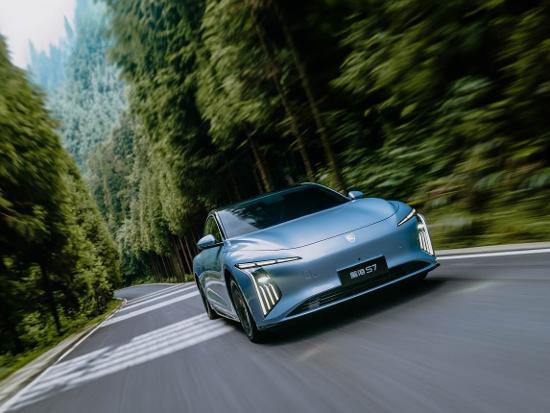 东风风行星海S7 800V超快充版安全伴冬