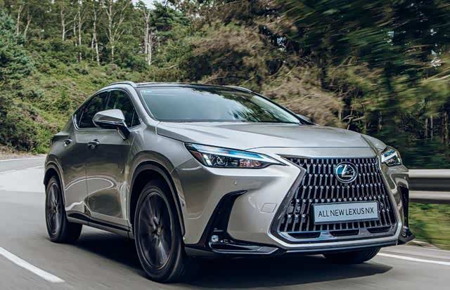 汽车后排中间的地板,平好还是鼓包好?舒适感有什么不一样