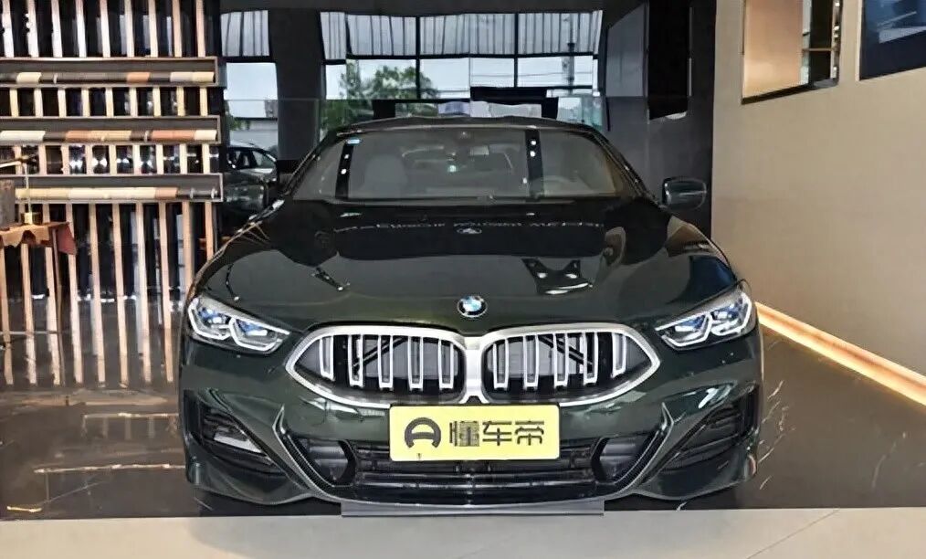 全球最强宝马8系车主两年使用报告:优缺点大揭秘,你还会买单吗?
