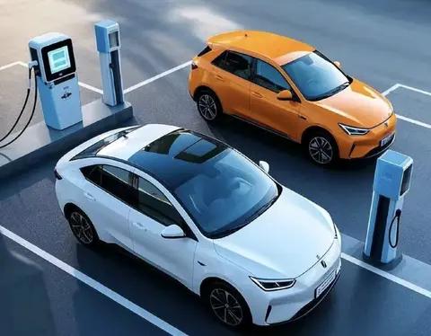 2025年普通人买油车还是买电车?