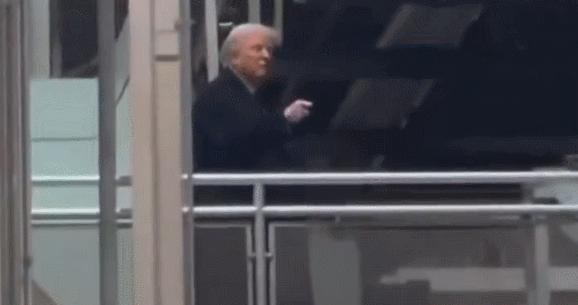 当着福特汽车的面 特朗普称美墨加贸易协定“无关紧要”