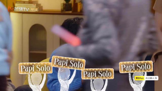 papi酱跳舞手忙脚乱被评开辟街舞新赛道