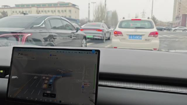 小鹏P7+增程版试驾共振明显，X9同款发动机表现差异大