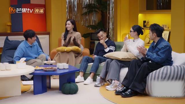 李施嬅车崇健发文回应分手，称下车是当时最快乐选择