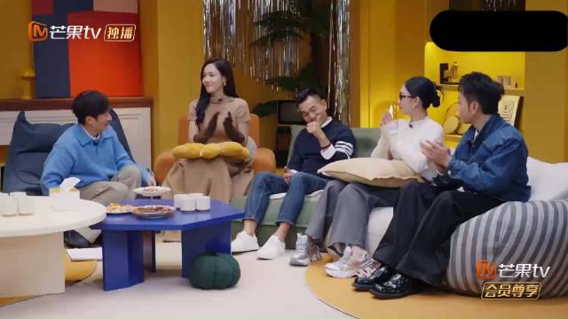 李施嬅车崇健官宣分手，节目下车后决定分开