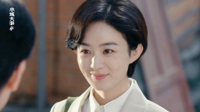 李秋萍杜涛异地重逢赠蝴蝶酥，小城大事今晚CCTV-8播出