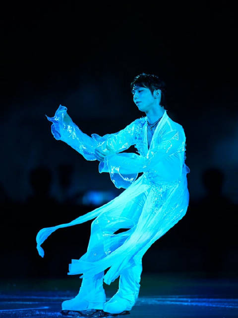 报道了里《あの夏へ》（千与千寻）的片段