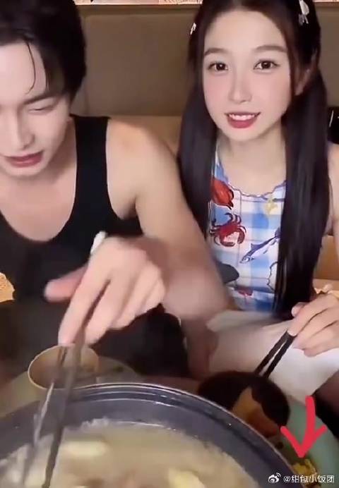 虞书欣扔掉何与所夹菜品