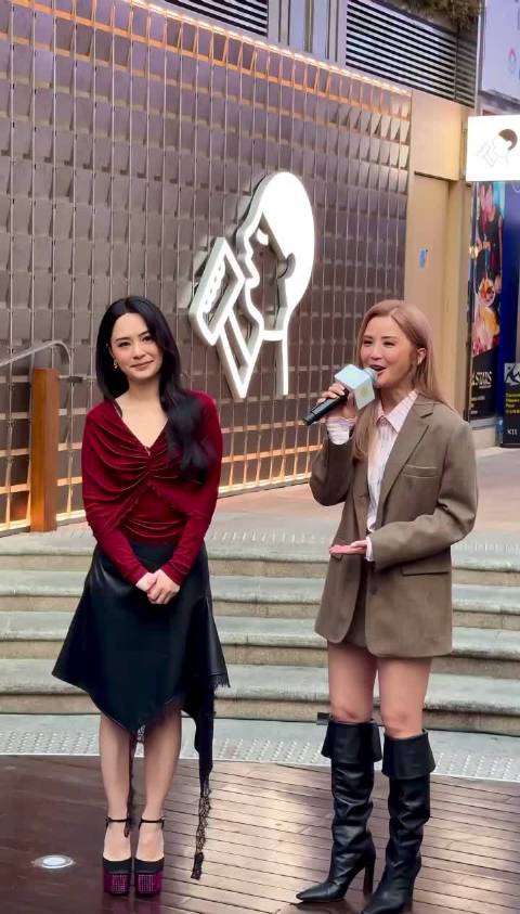 Twins合体亮相引粉丝回忆杀，阿娇阿Sa25年友情不变