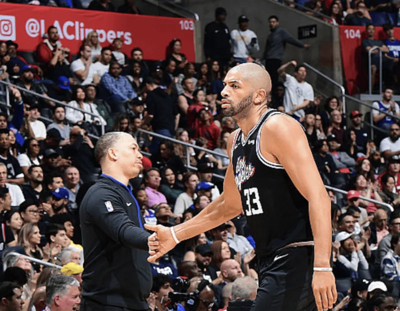 [2026年01月15日]快船大将祖巴茨扭伤脚踝，主帅卢透露因踩队友所致