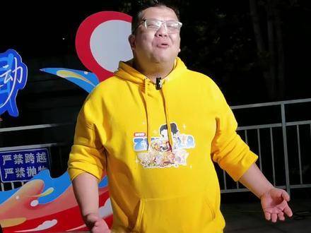 江西球迷11年坚持获朱婷郎平双签名排球