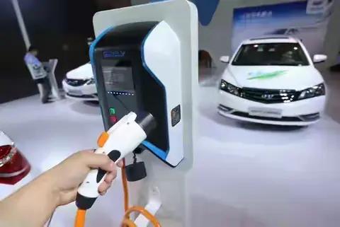 内行人提醒：今明2年慎买纯电车，5个现实痛点戳破“真香”假象