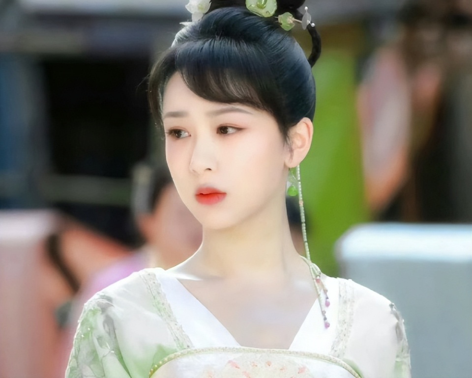 《长相思》成爆剧后，网友表示《要久久爱》才是杨紫最舒服的剧