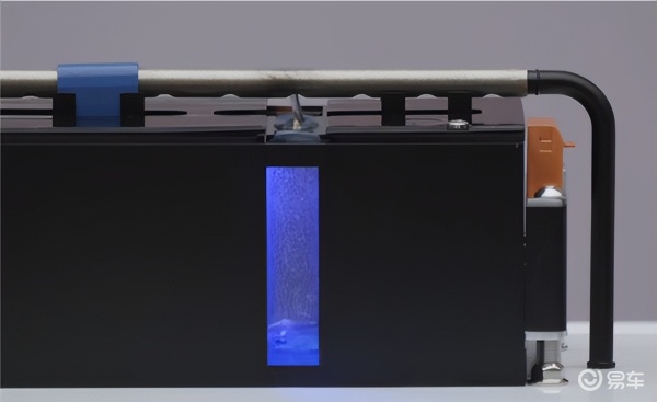 红旗HS7 PHEV不仅有着出色的外部防护电池安全方面