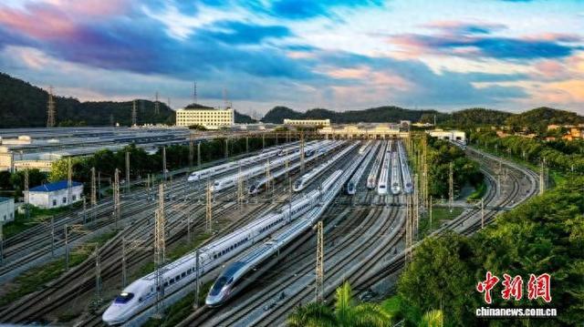 资料图：高铁列车整装待发。国铁广州局 供图