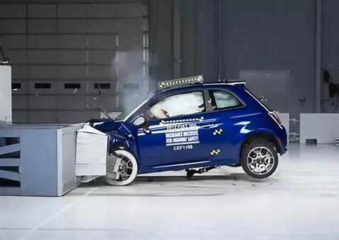 时速200公里撞车有多恐怖？碰撞测试揭秘真相！