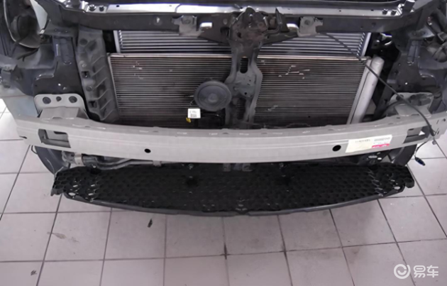 车企省钱有招，防撞梁成牺牲品，购车需慎思