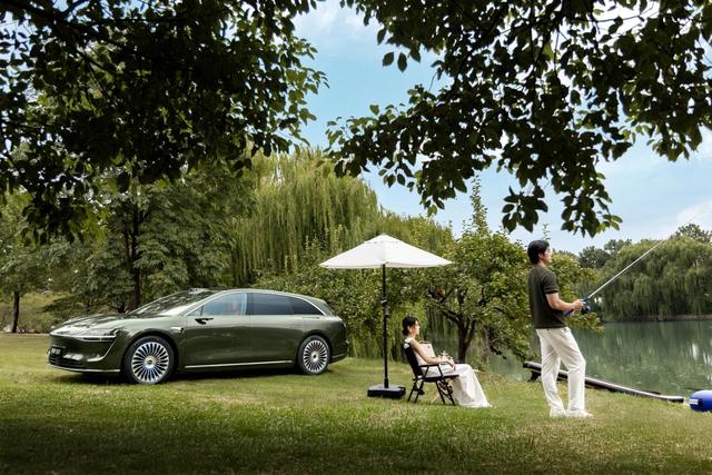 享界12月销量突破8000台，中国品牌如何攻克豪华轿车市场？