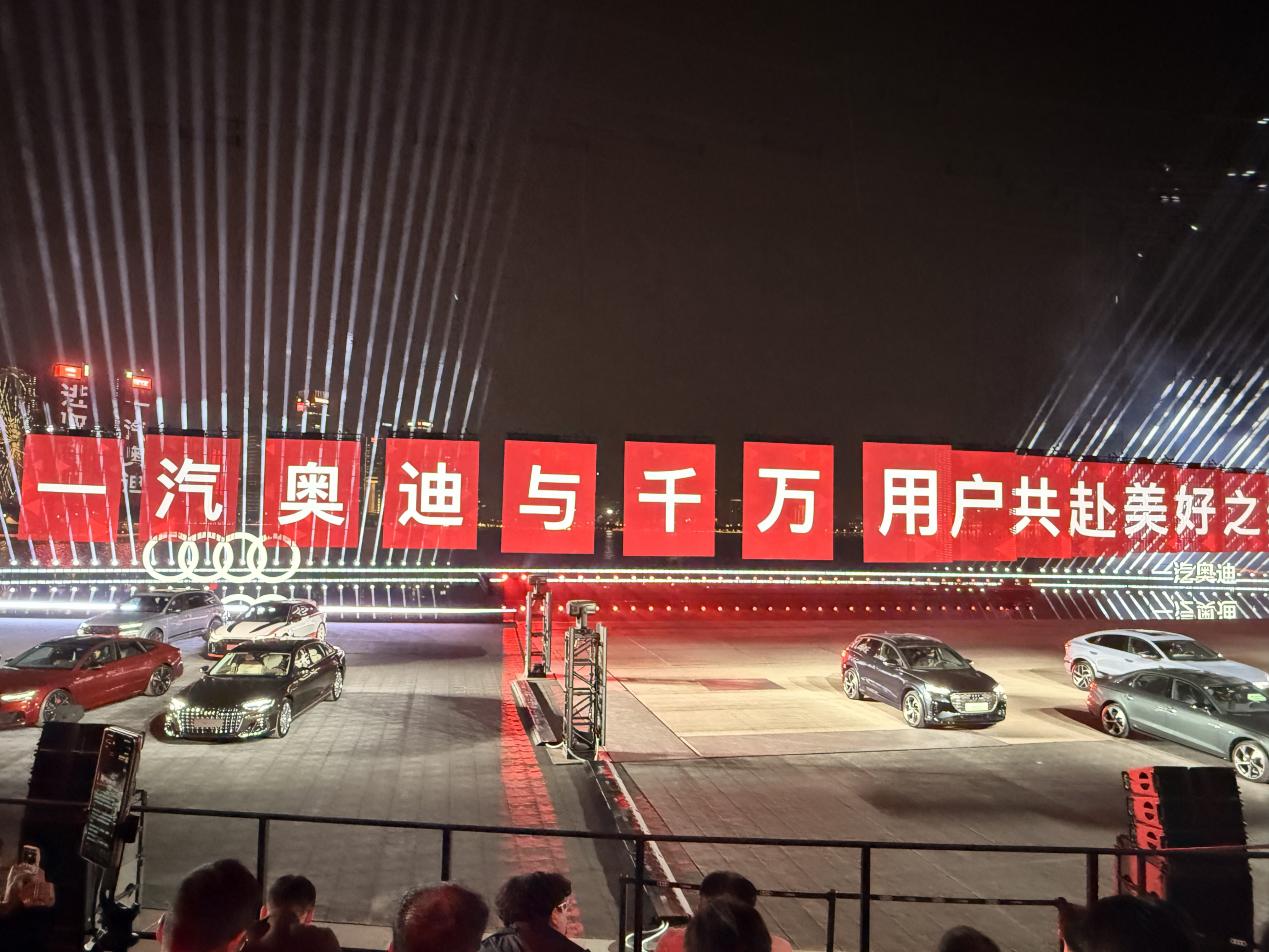 30.98万起！全新奥迪Q5L「含华量」飙升，豪华品牌找到转型最优解？