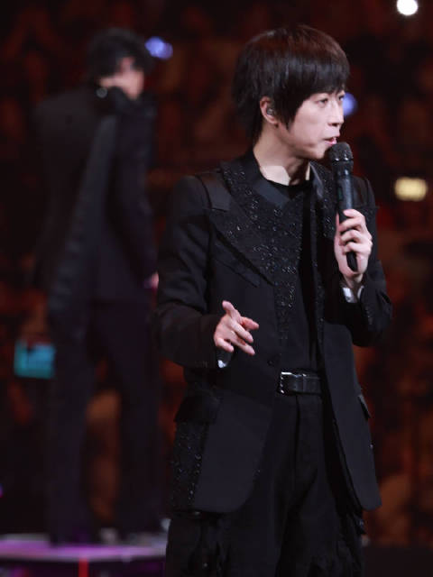 阿信成都演唱会互动萌翻全场，歌迷高喊Forever