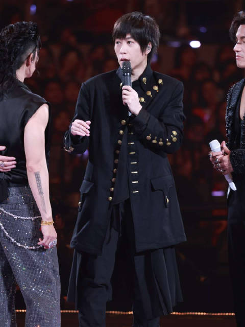 阿信调侃歌词创作笑称晕烂，演唱会互动引爆粉丝热情