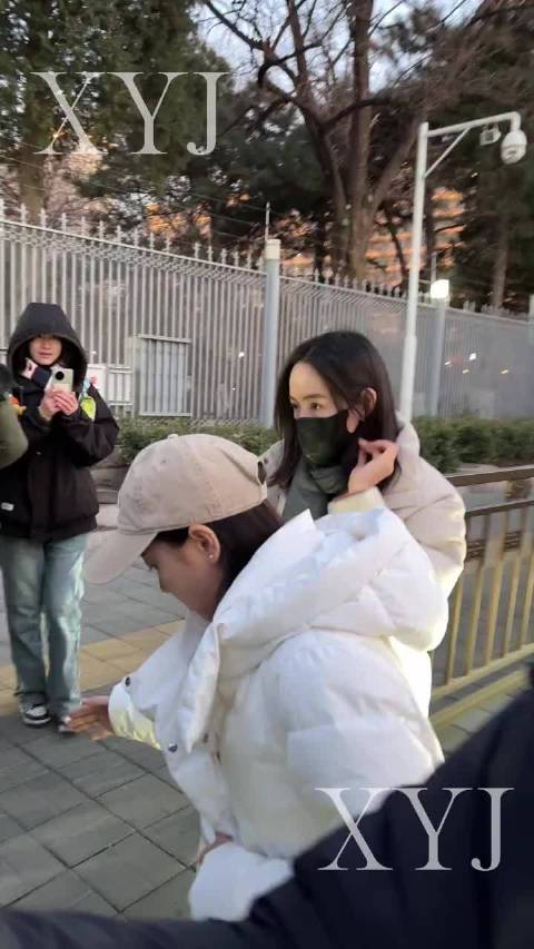 张钧甯素颜路透曝光状态惊艳