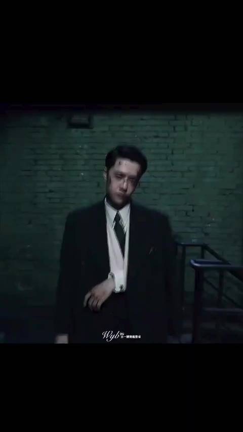 年轻艺人应踏实磨炼演技，从配角做起