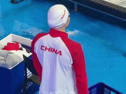 霏女王闪耀赛场