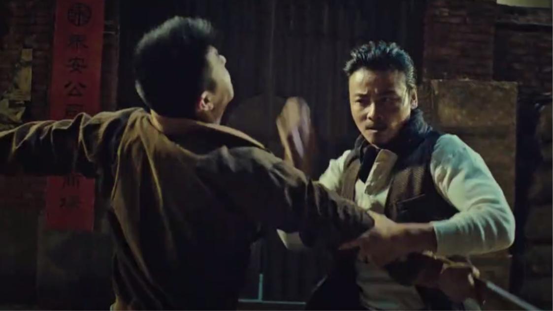 叶问：一群流氓报复叶问，结果被叶问和张峰俩人暴虐！还不够打的