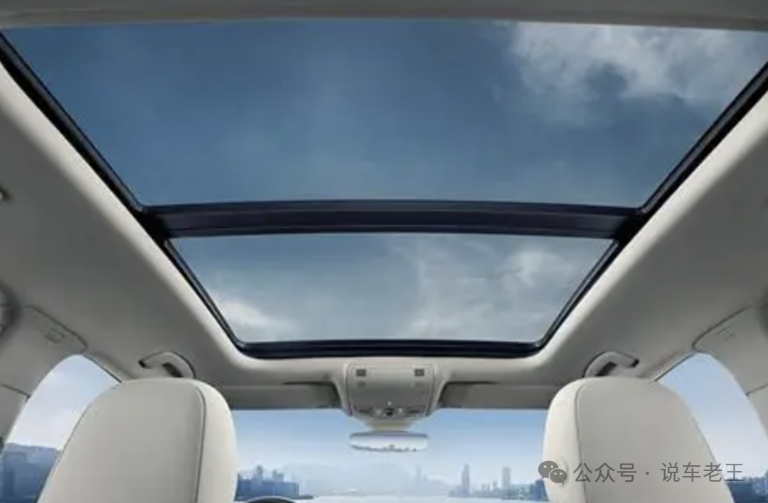 买车别被销售忽悠!这4个“华而不实”的配置,性价比极低,千万别选