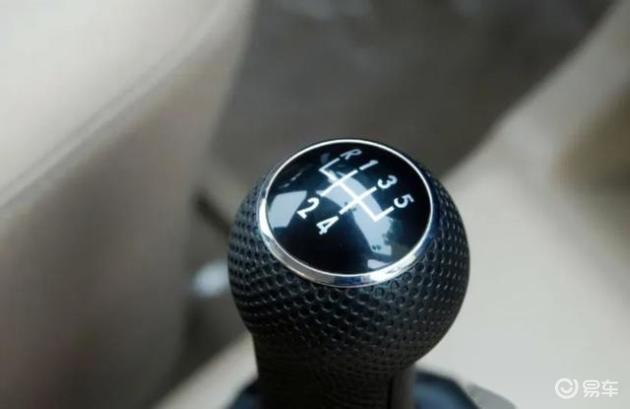 选车犹豫?自动挡与手动挡的优缺点全面对比