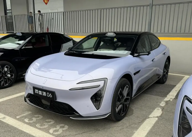 800V高压平台1000公里续航,阿维塔即将来袭,卖多少钱能火?