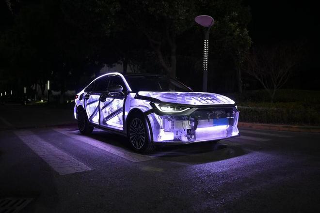 奇瑞风云A8L透明车身展示,扎实用料才能硬刚磐石底盘防撞梁奇瑞汽车车身尺寸奇瑞风云a8l_订阅