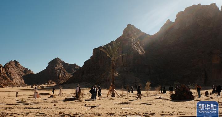 沙漠里的艺术展