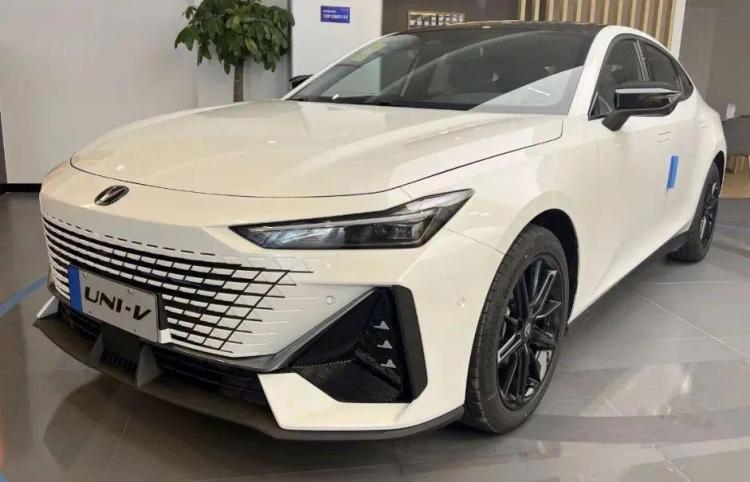 名爵MG7，又帅气又便宜有这好事？