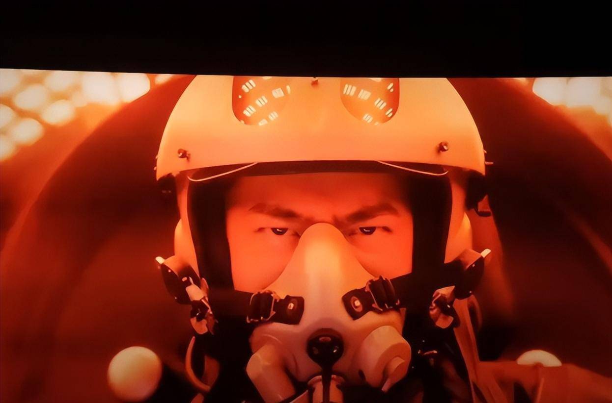 王一博被赞用心，长空之王表现优秀，口碑不尽如人意_电影_剧情_表演