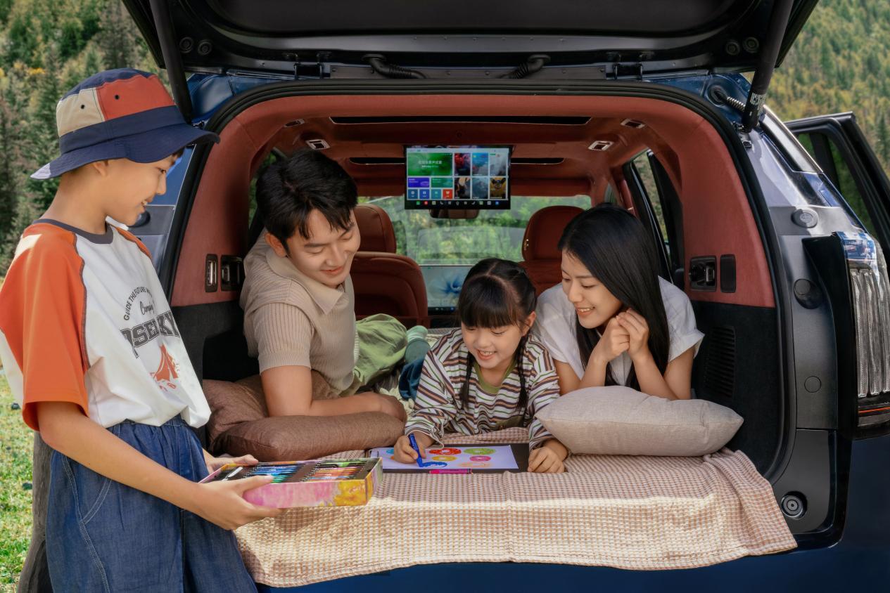 SUV还是MPV?昊铂HL七座对比GL8,家庭出行该怎么选?