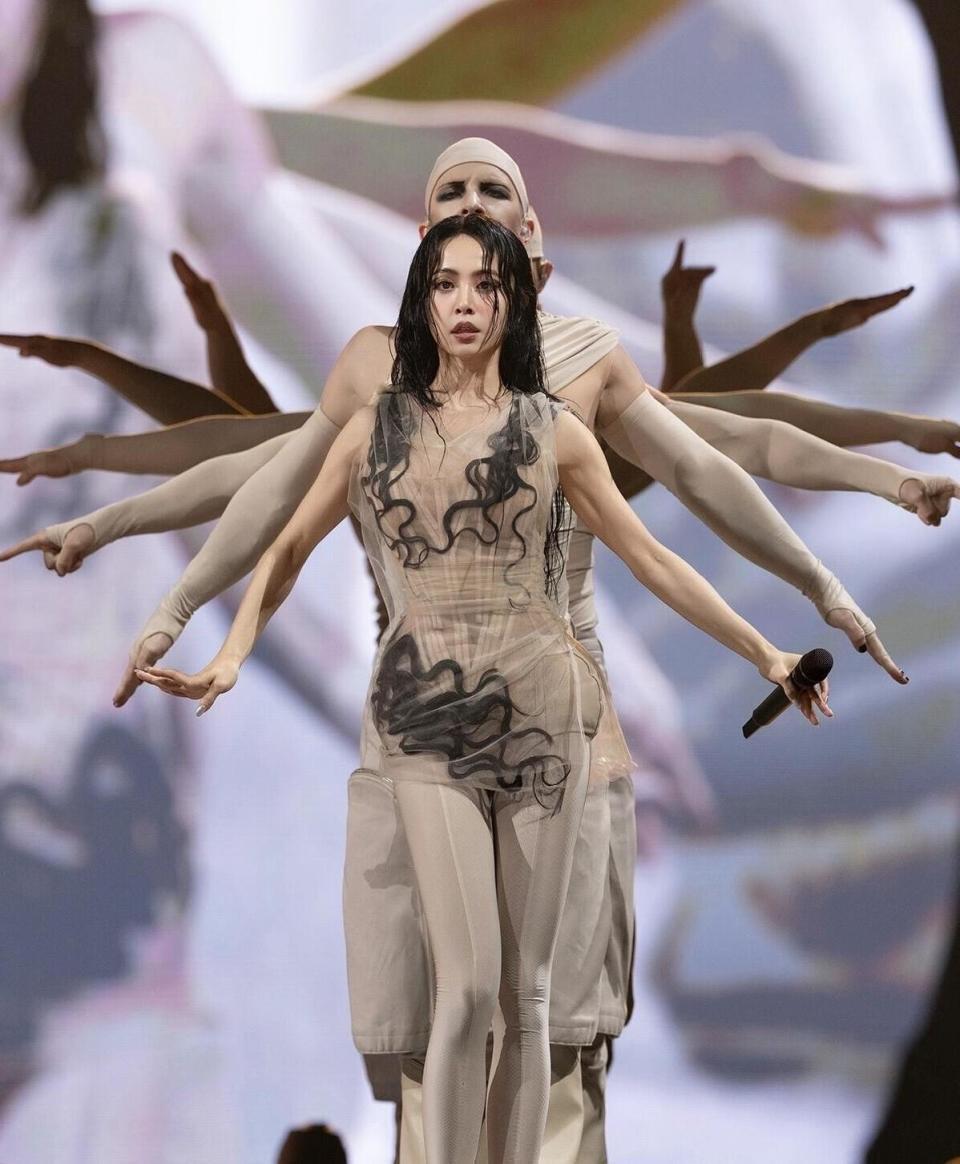 2亿造梦30米机械蛇开路 蔡依林还是走在了萧亚轩孙燕姿前面_新闻