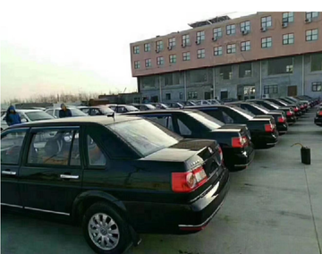 库存车[仓库里积攒存放的车]